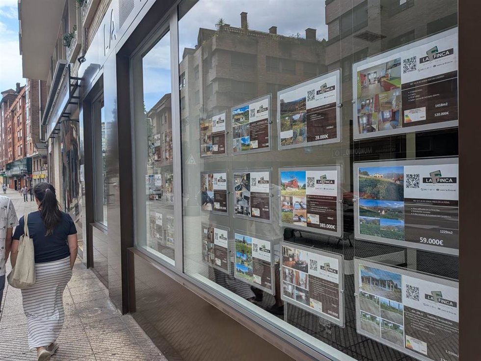 Archivo - Inmobiliaria, precios de pisos, precios de alquiler, construcción