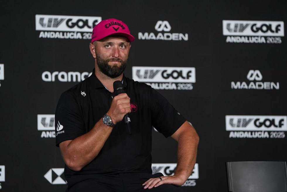 Archivo - Jon Rahm atiende a los medios durante su participación el torneo del LIV Golf celebrado en Valderrama en 2025