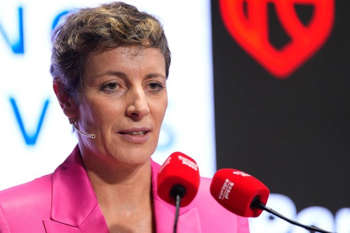 Archivo - Elisa Aguilar, presidenta de la FEB, en los Desayunos Deportivos de Europa Press.