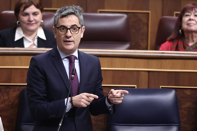 O ministro da Presidência, Félix Bolaños, durante uma sessão plenária no Congresso dos Deputados, em 15 de abril de 2026, em Madri (Espanha). Sessão plenária de fiscalização do Governo com perguntas e interpelacões da oposição centradas na corrupção, gest