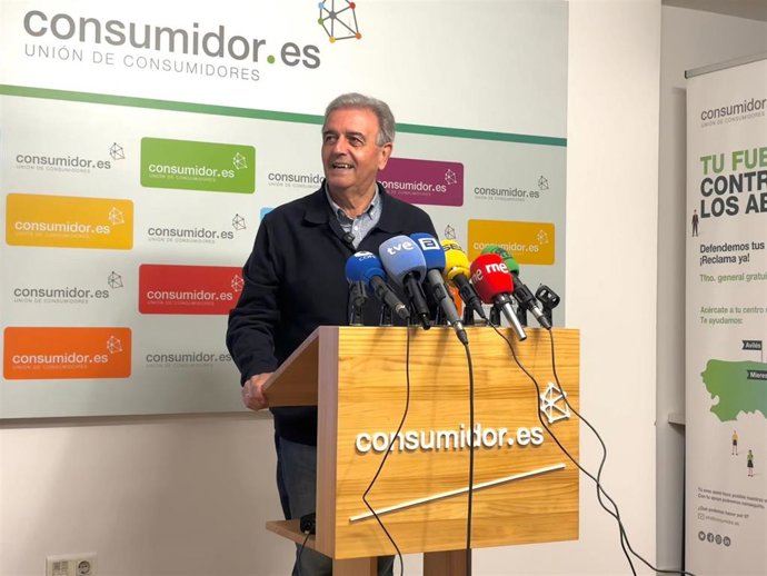 Rueda de prensa del presidente de UCE-Asturias, Dacio Alonso, para explicar la denuncia en Fiscalía contra Aucalsa por un presunto delito de estafa en la autopista del Huerna.
