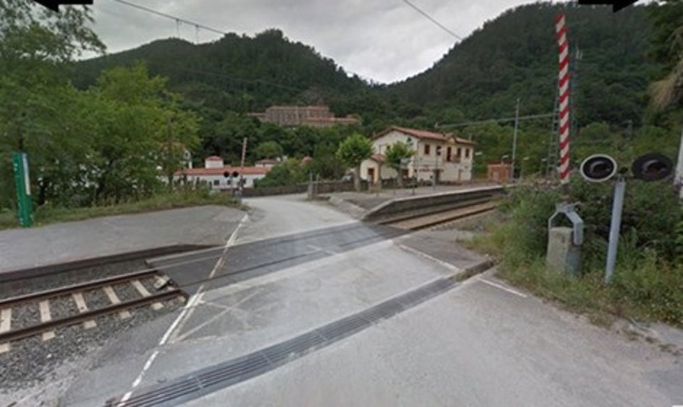 Paso a nivel en San Felices de Buelna