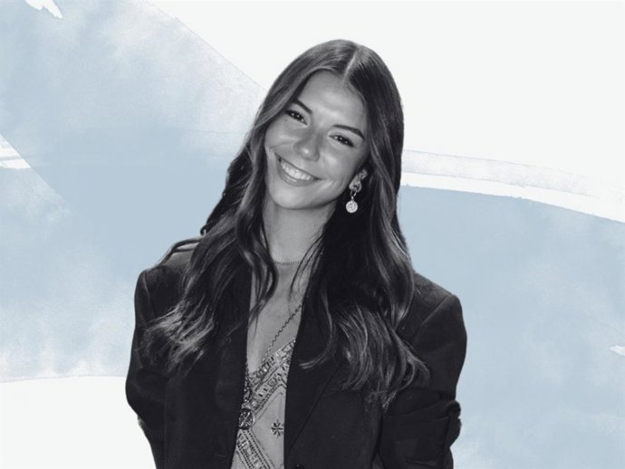 El peinado minimalista de Elena Gortari en los Cerawards: la inspiración perfecta para tus eventos esta temporada