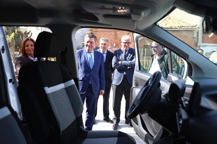 Gago, durante su visita hoy a La Cistérniga.