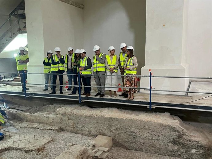 Visita a las obras de restauración de la iglesia de Santo Domingo.