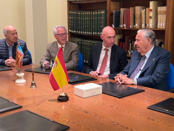 L'Ajuntament de València ha aprovat un conveni de col·laboració amb la Real Acadèmia de Cultura Valenciana (RACV) .