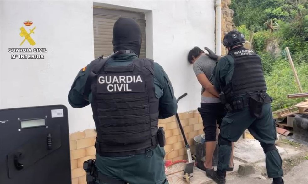 La Guardia Civil detiene a un vecino de Siero buscado por la justicia por tráfico de drogas