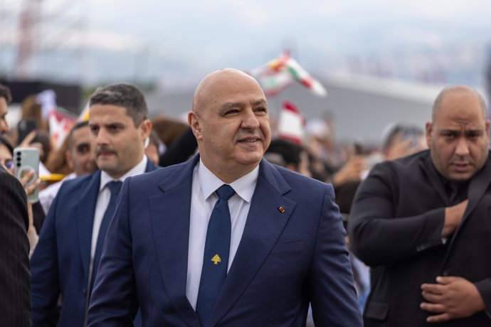 Archivo - December 2, 2025, Beirut, Pomeranian Voivodeship, Lebanon: Lebanese President Joseph Khalil Aoun attended the solemn Mass in Beirut, concelebrated by Pope Leo XIV, participating in the prayers and the solemn atmosphere of the liturgy.