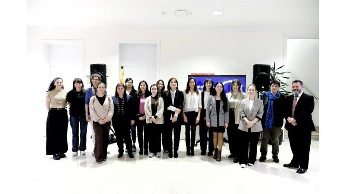 Las conselleras Núria Montserrat y Esther Niubó con las investigadoras