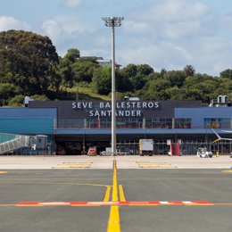 Archivo - Aeropuerto Seve Ballesteros Parayas Santander