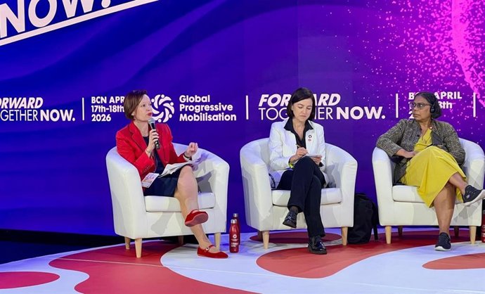 Pajín en la Global Progressive Mobilisation de Barcelona 