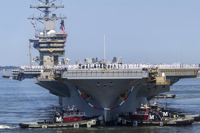 Archivo - Arquivo - 14 de julho de 2024 - Norfolk, Virgínia, EUA - O porta-aviões da classe Nimitz USS Dwight D. Eisenhower (CVN 69) retorna à Estação Naval de Norfolk, em 14 de julho de 2024, concluindo uma missão de nove meses no Atlântico. O Eisenhower