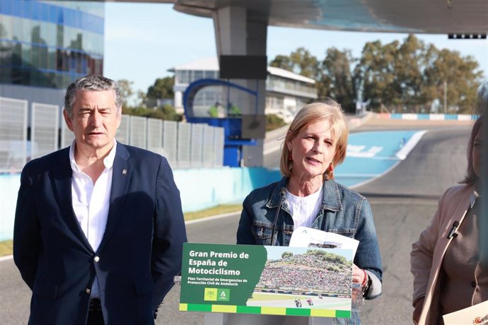La alcaldesa de Jerez de la Frontera, María José García-Pelayo, informa a los medios antes de la reunión del Comité Asesor del Gran Premio de España de Motociclismo.