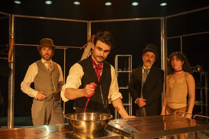 El Teatre Principal de Castelló inicia la programació d'abonament amb ' 'Afectuosament seu, Jack el destripador'