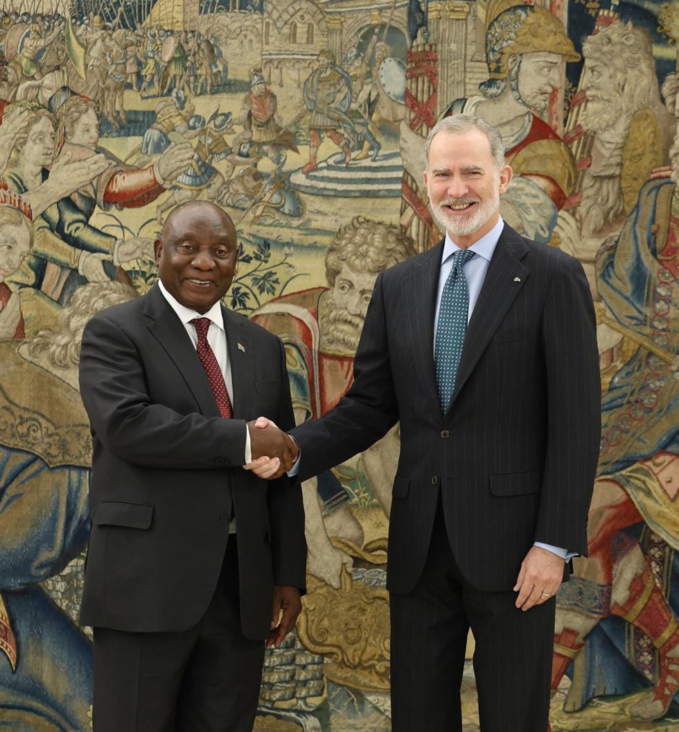 El Rey Felipe VI durante un encuentro con el presidente de Sudáfrica, Cyril Ramaphosa, en el Palacio de la Zarzuela, a 17 de abril de 2026