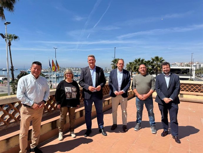 Visita del vicepresidente tercero y conseller de Medio Ambiente, Infraestructuras, Territorio y de la Recuperación, Vicente Martínez Mus, al puerto de Santa Pola