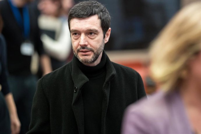 Archivo - El ministro de Derechos Sociales, Consumo y Agenda 2030, Pablo Bustinduy, durante una jornada sobre la regularización de la publicidad de alimentos no saludables, en el Congreso, a 2 de marzo de 2026, en Madrid (España). 