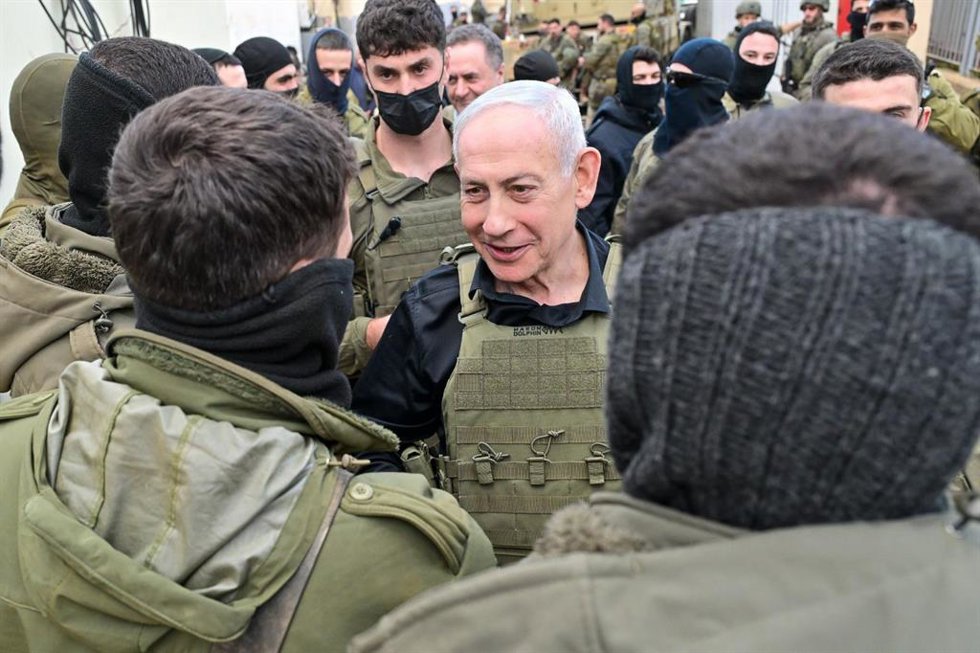12 de abril de 2026, sur del Líbano: El primer ministro israelí, Benjamin Netanyahu, visita a las tropas en el sur del Líbano junto con el ministro de Defensa Katz y las Fuerzas de Defensa de Israel 