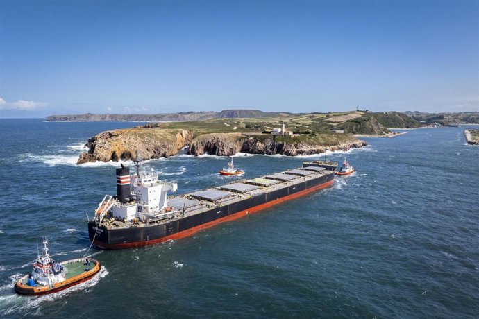 Archivo - Buque Key Hunter en el puerto avilesino.