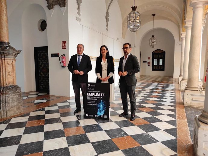 (Desde Izda.) Antonio Arenas, María Paz Díaz Y Félix Romero, En La Presentación De 'Empléate Con La Diputación De Córdoba'.