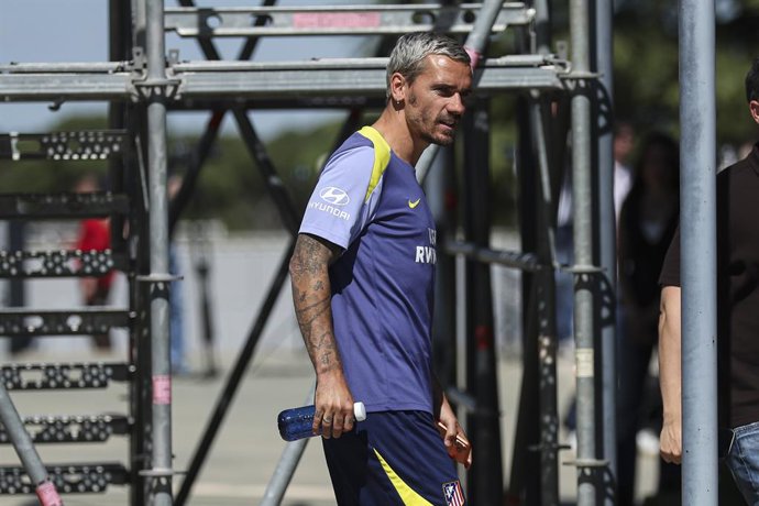 Antoine Griezmann participa da coletiva de imprensa antes da final da Copa del Rey de 2026 na Cidade Desportiva do Atlético de Madrid, em 16 de abril de 2026, em Majadahonda, Madri, Espanha.