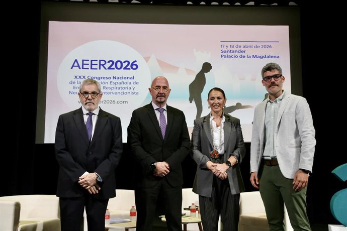 El consejero de Salud, César Pascual, en la inauguración del Congreso Nacional de Endoscopia Respiratoria