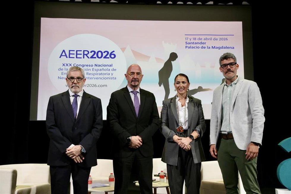 El consejero de Salud, César Pascual, en la inauguración del Congreso Nacional de Endoscopia Respiratoria