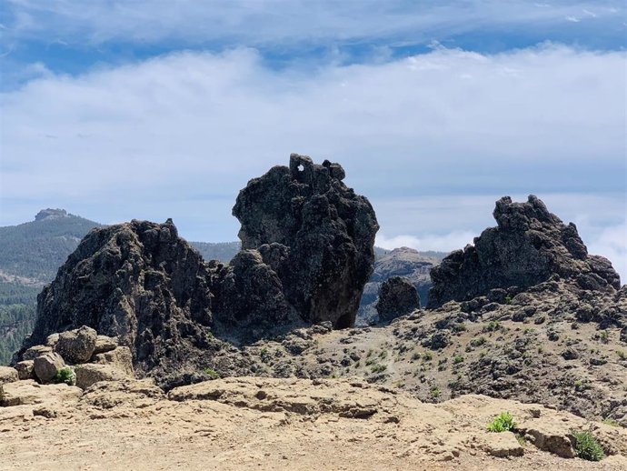 Archivo - Vistas desde el Roque Nublo en Gran Canaria. Turismo, senderismo, naturaleza