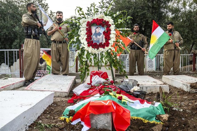 Funeral de la combatiente kurda Ghazal Molan en el Kurdistán iraquí