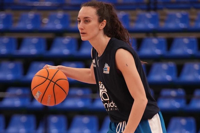 Marta Hermida, durante un entrenamiento con el Perfumerías Avenida