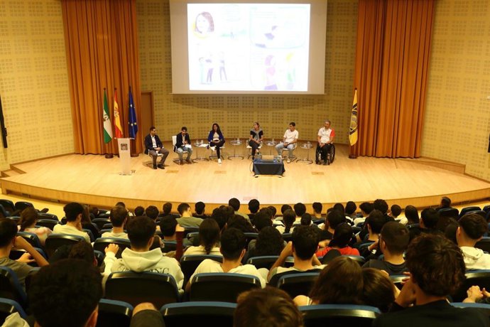 Archivo - La Universidad Pablo de Olavide (UPO) acoge el Primer Encuentro sobre Hábitos de Vida Saludable en la Adolescencia. Imagen de archivo