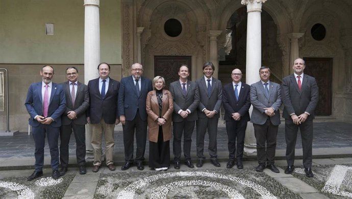 Imagen de los rectores de las diez universidades públicas de Andalucía.