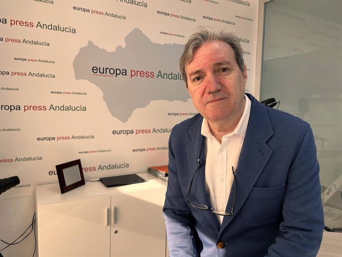 El presidente de los hoteleros, Jorge Castilla, durante la entrevista de Europa Press en la delegación andaluza.
