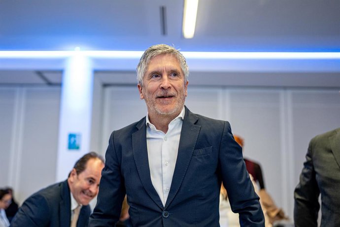 O ministro do Interior, Fernando Grande-Marlaska, inaugura um fórum internacional sobre a luta contra o terrorismo e o radicalismo violento na Internet, no Centro Tecnológico de Segurança, em 16 de abril de 2026, em Madri (Espanha). O Fórum 