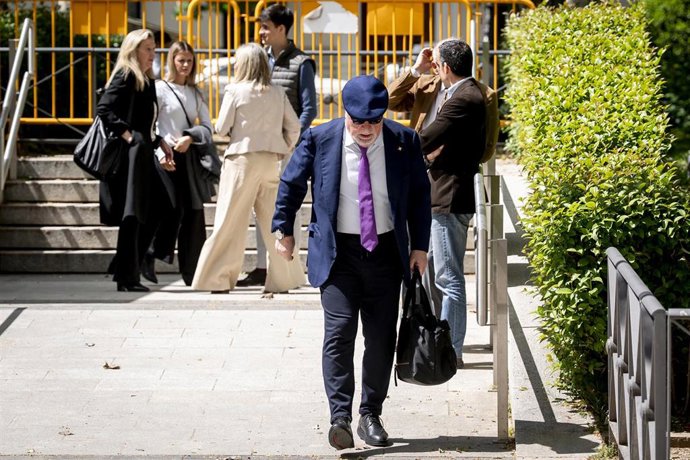 El excomisario José Manuel Villarejo a su salida de la Audiencia Nacional, a 13 de abril de 2026, en San Fernando de Henares, Madrid (España).