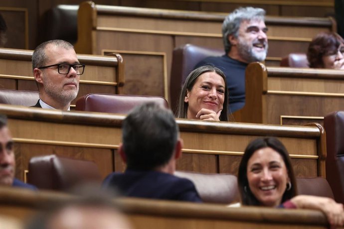 La portavoz de Junts en el Congreso, Miriam Nogueras, durante un pleno en el Congreso de los Diputados, a 15 de abril de 2026, en Madrid (España). 