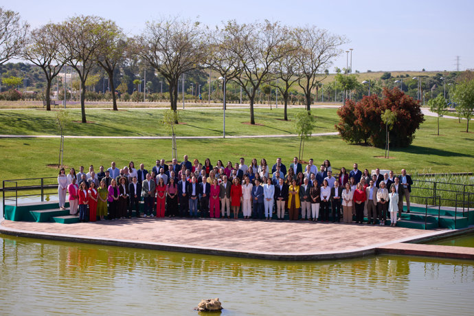 Presentación de los candidatos del PSOE-A a las elecciones andaluzas del 17 de mayo, encabezados por María Jesús Montero, este sábado en Dos Hermanas (Sevilla).