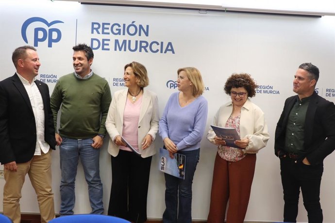 La diputada nacional del Partido Popular Isabel Borrego ha mantenido un encuentro con representantes del Sindicato Unificado de Policía