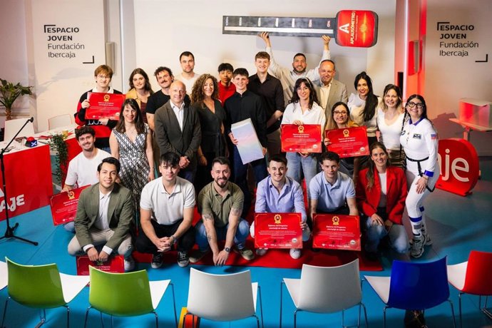Participantes en la primera edición de Aterrizaje de Talento, un programa de descubrimiento y desarrollo del talento joven con el que colabora el Ayuntamiento de Zaragoza e impulsado por la Asociación de Jóvenes Empresarios de Zaragoza (AJE Zaragoza).