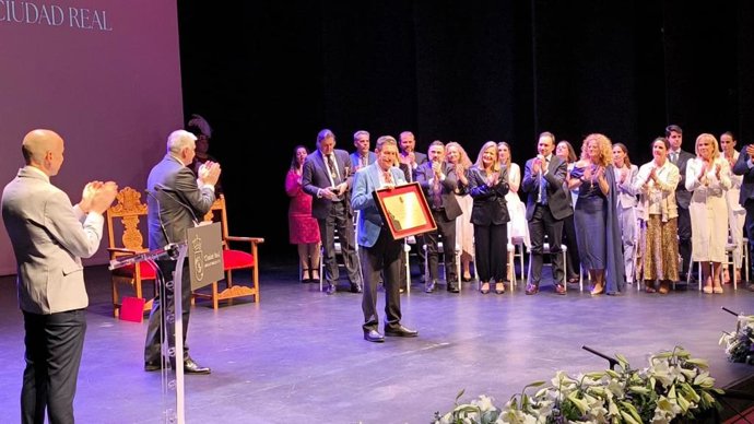 Emilio Calatayud Pérez Es Oficialmente Hijo Predilecto De Ciudad Real.