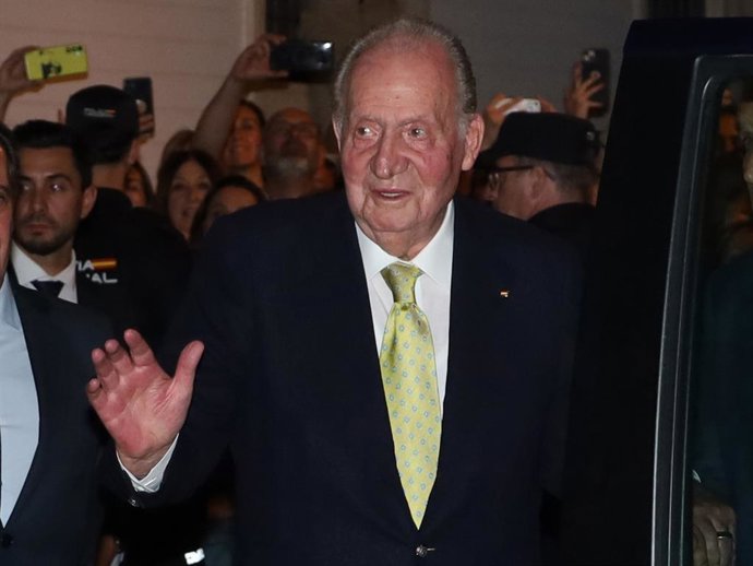 El Rey Juan Carlos, a su salida de La Maestranza este domingo