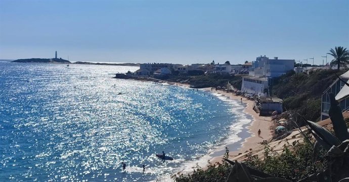 Archivo - Playa de Los Caños en Barbate en una imagen de archivo.