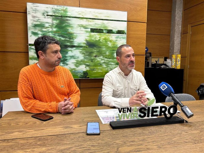 Rueda de prensa de este sábado para presentar el convenio entre el Ayuntamiento de Siero y ADIF.