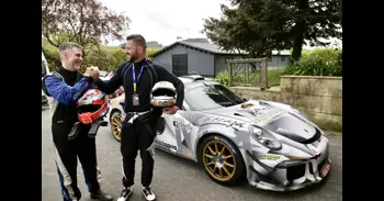Martínez Abad recorre en un Porsche de competición un tramo del Rallye Festival Hoznayo