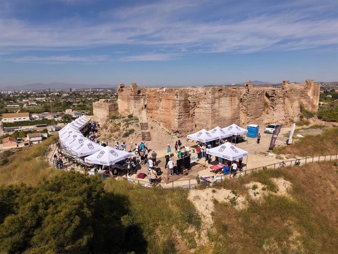 Más de 120 personas participan en el I Torneo de Ajedrez Rápido que se ha celebrado hoy sábado 18 de abril en el recinto inferior del Palacio Ibn Mardanís
