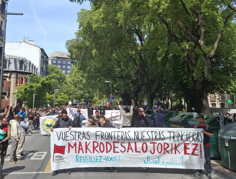 Manifestación en Pamplona en protesta por el desalojo del antiguo convento de Aranzadi.