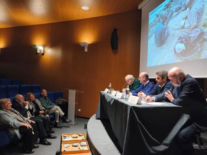 Acto de homenaje a los paleontólogos y profesores de la Universidad Complutense de Madrid (UCM) María José Comas-Rengifo y Antonio Goy.