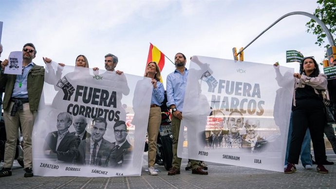 Protesta de Vox ante la reunión de líderes progresistas en Barcelona