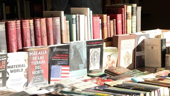 Mercadillo de libros en la calle