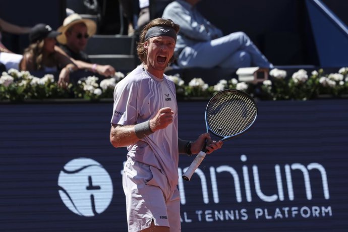 Andrey Rublev of Russia celebrates the victory against Tomas Machac of Czech Republic during the Quarter-finals tennis match of the Barcelona Open Banc Sabadell - Conde Godo 2026 Day 7 at Real Club de Tenis Barcelona on April 17, 2026 in Barcelona, Spain.